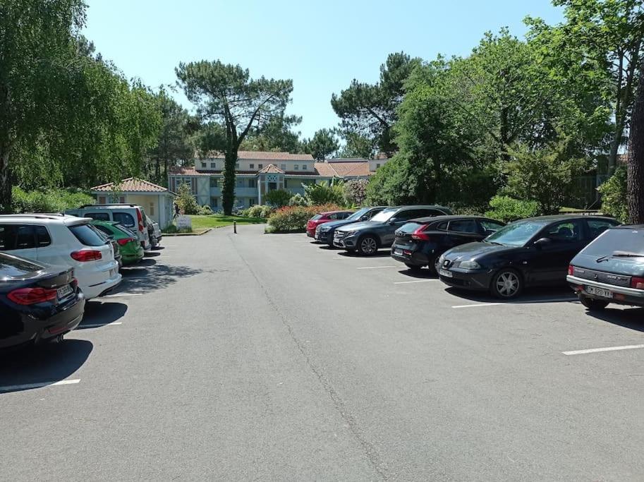 Vue Golf Dans Residence Nature "Sympalappart" Мольетс-е-Маа Екстериор снимка